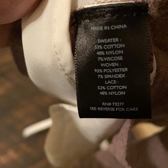 Vera Wang sweater - Picture 10 of 11